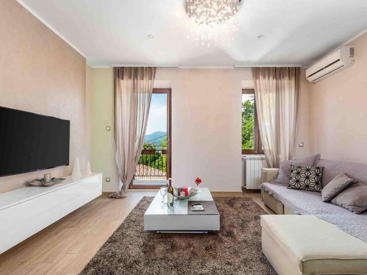 Srok Apartments With Pool Kastav Habitación foto